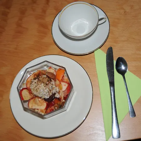 Bio-gaestehaus Rhoendistel 招待所 3*