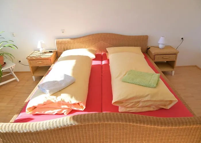 Bio-gaestehaus Rhoendistel 招待所 3*